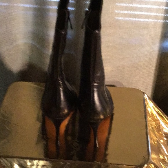 Max studio.com black leather booths NWOT - Picture 4 of 8